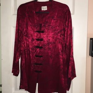 Red Printed Kimono Tunic w/ knot buttons. Size LP